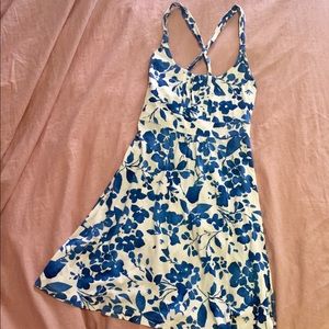 American Eagle blue and white floral summer dress